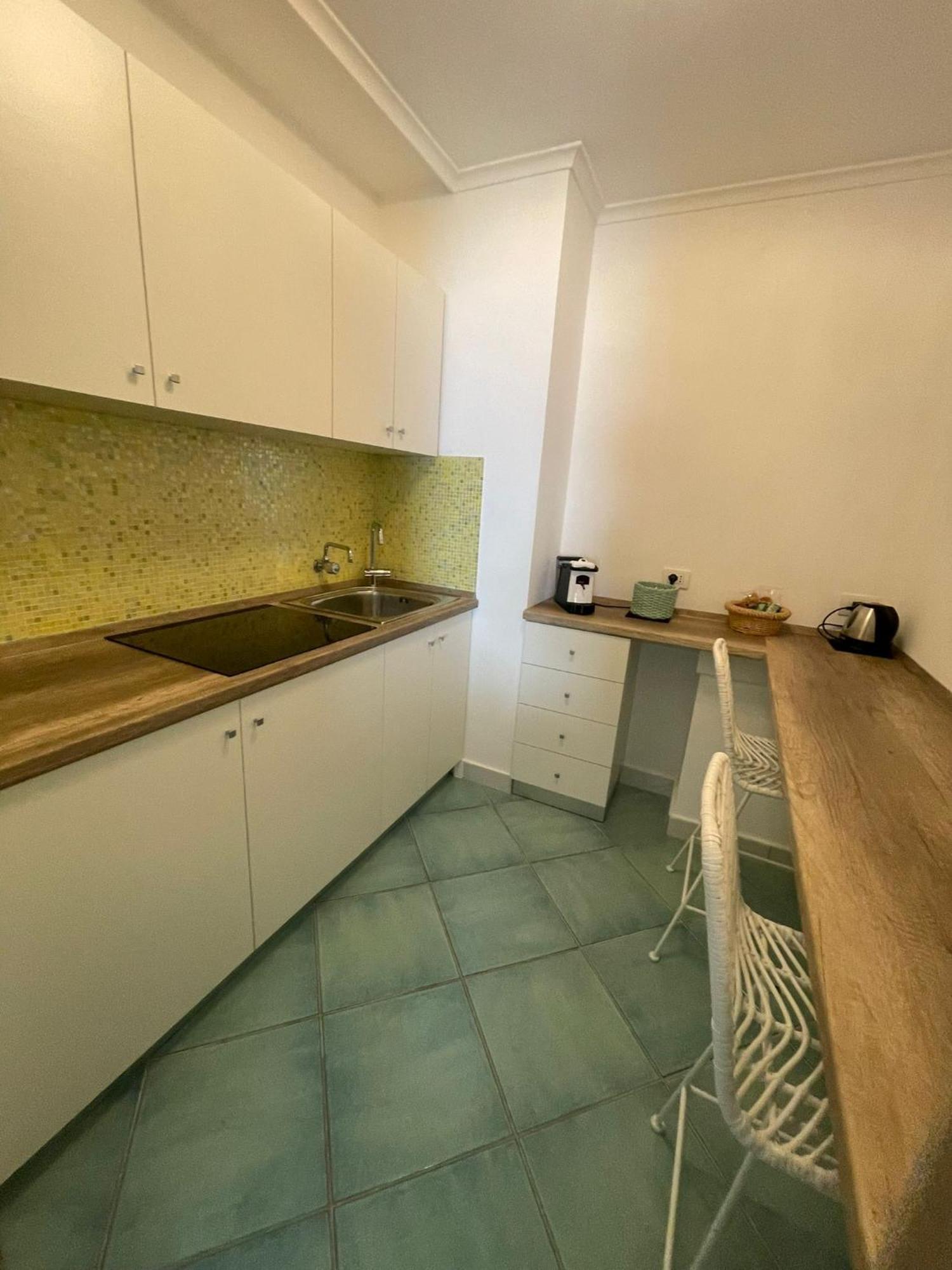 Casa Adelaide Hotel กาปรี ภายนอก รูปภาพ
